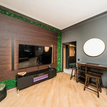 Vibrant Downtown Apartment