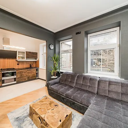 Vibrant Downtown Apartment